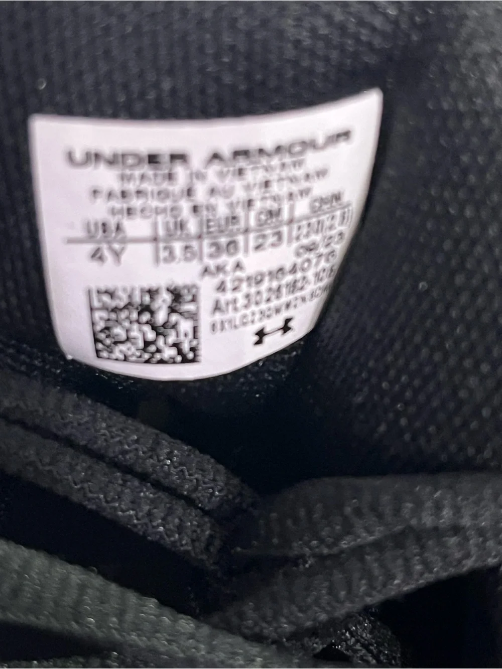 Under Armour Kids Charged Assert 10 Grey Black Volt Running Shoes Size 4.5Y